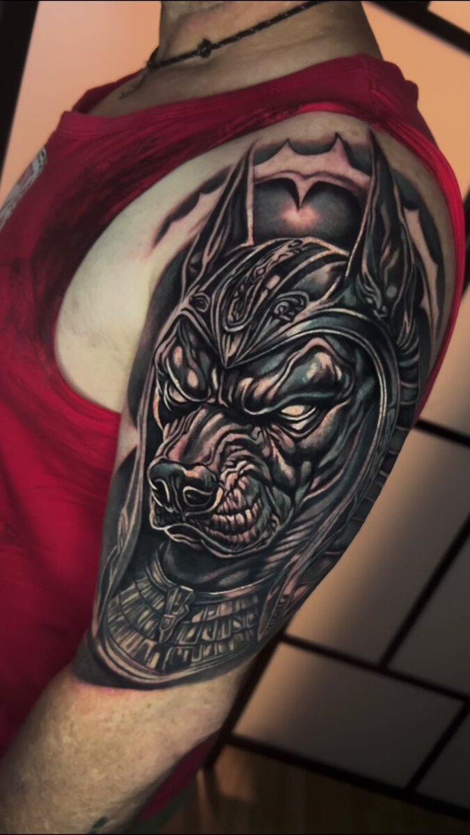 Anubis · Blackwork · Piel Poética Tattoo Studio Torrevieja